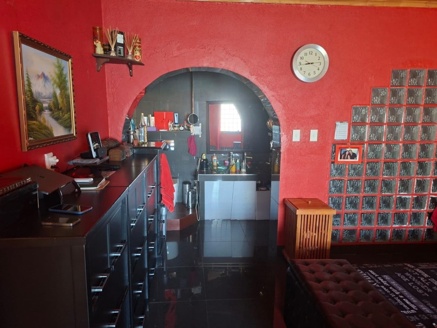 5 Bedroom Property for Sale in Protea Heights Western Cape